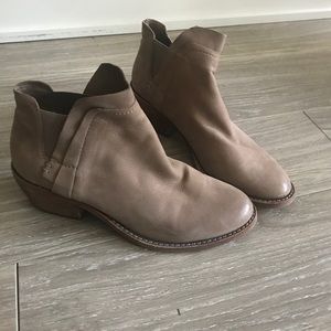 Dolce vita booties